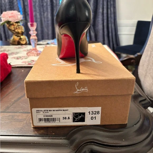 Christian Louboutin Black Pumps with Signature Red Sole - Picture 4 of 5